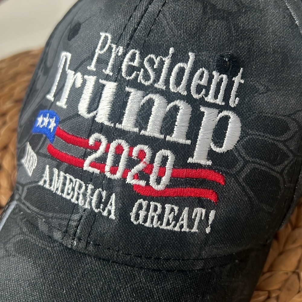 President Trump 2020 Keep America Great Flag Gray Adjustable Hat Baseball - Picture 2 of 7